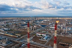 Власти заявили о сохранении текущего уровня налогов для нефтяников