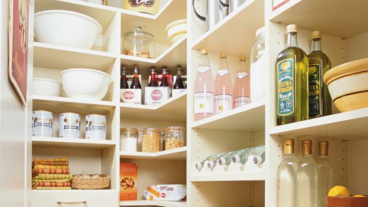 Топ-10 полезных советов по организации пространства в кухонной кладовой